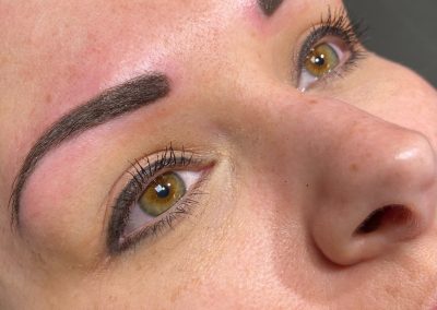 Eyeliner en wenkbrauwen
